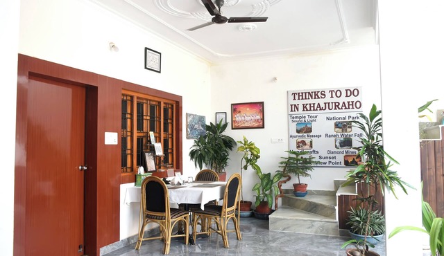 Khajuraho Glory Homestay in Khajuraho with AC, WiFi. Enjoy your stay