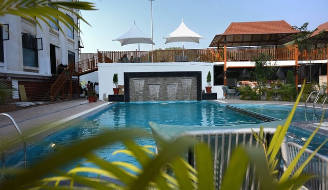 KING'SWAY HOTEL AND RESORT