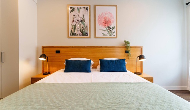 King/Twin Suite - Self contained suite with 1 King bed or Twins and single sofa bed in Woodside