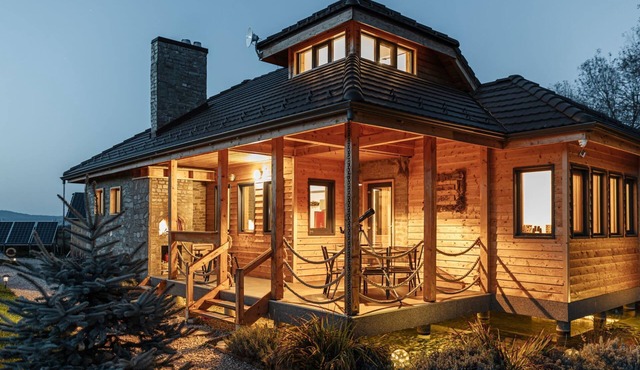 Kleines Haus mit Werkstatt by Interhome