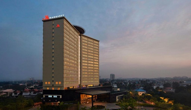 Kochi Marriott Hotel, LuLu International Shopping Mall