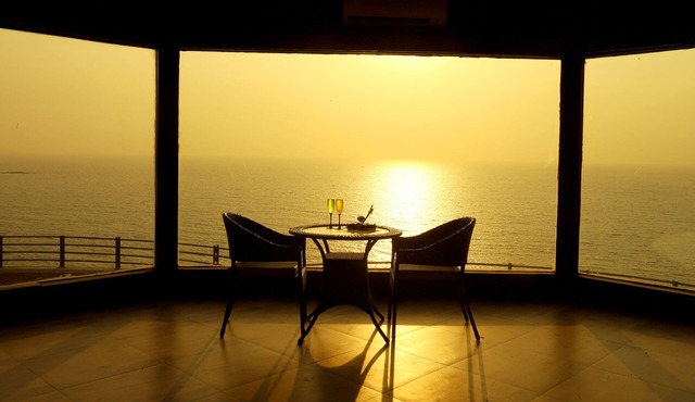 Kohinoor Samudra Beach Resort
