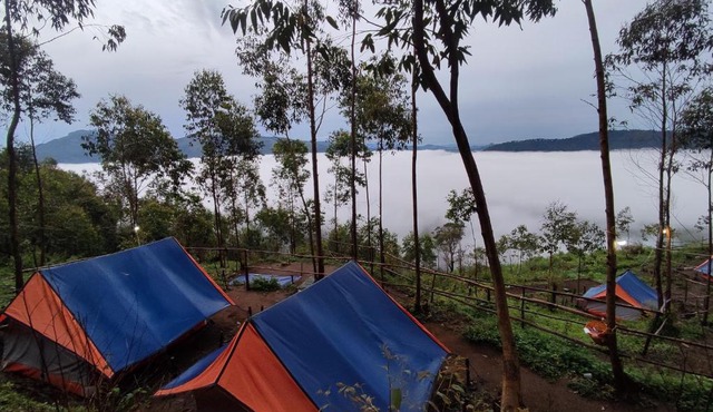 Kolukkumalai Valley Camp