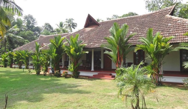 Kovilakam Lakeside Villa