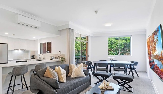 KozyGuru | Camperdown | Cozy 2-Bed Apt + Parking