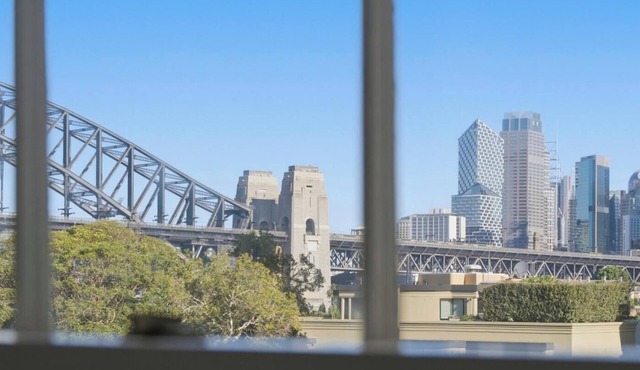 KozyGuru | MacMahons Point | Harbour Breeze Escape