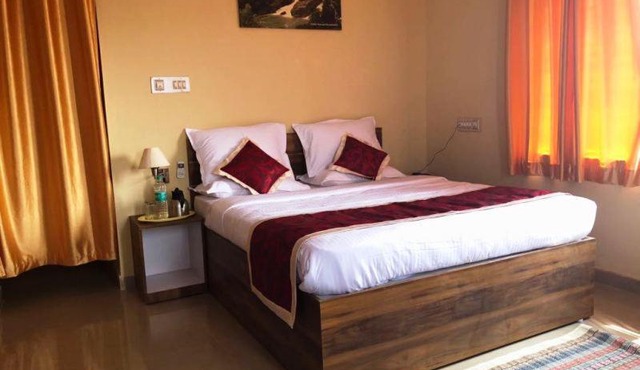 KSTDC Hotel Mayura Bharachukki, Shivanasamudra
