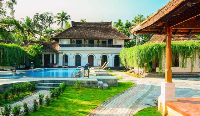 Kumarakom Tharavadu - Heritage Hotel