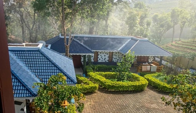 Kuruva Castle Cottages - A Jungle Island Retreat in Chekadi