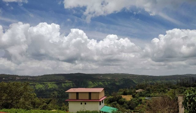 Kusum Palace Bungalow Mahabaleshwar