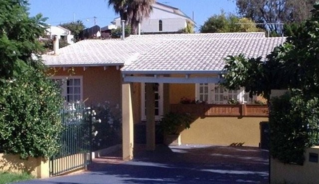 La Cote d'Or - Mediterranean Cottage in Quinns Rocks