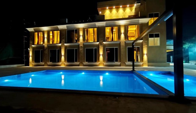 La Fenice Resort Madh Island