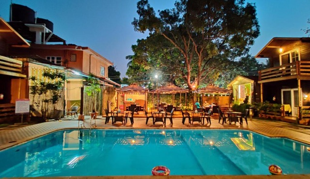 La Vie Woods- couples/families only