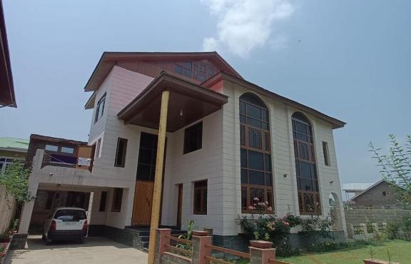 Labeeks Villa in Srinagar