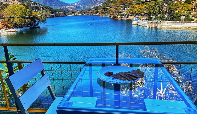 Lake Retreat offers the most stunning lake view and landscapes in the Himalayas.