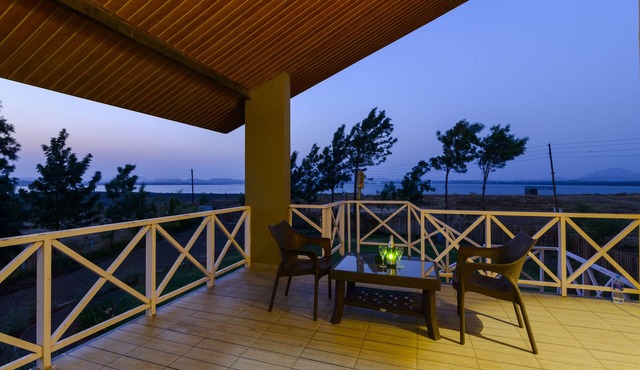 Lake View Holiday Villa Near Sula Vine Yard With 3 BdRms