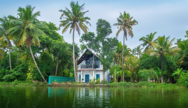 Lakefront 2-bed villa-Cozy A-frame upper deck with balcony | BBQ | Hammock