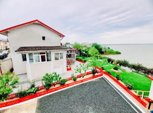LakeViewHouse