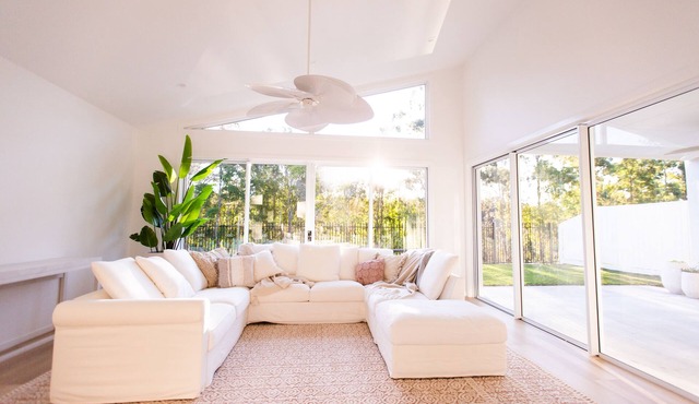 Large Golf Course home with resort-style facilities in Pimpama