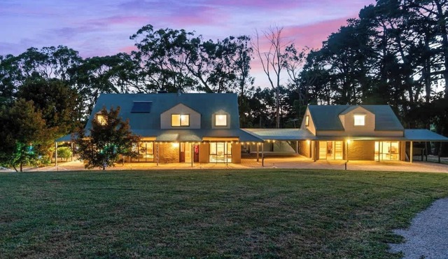 Large Modern Organic Bali-Inspired family Retreat in Summertown