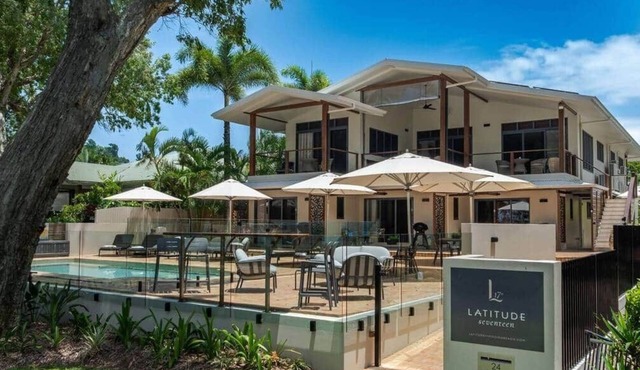 Latitude 17 - Suite 4 in Mission Beach