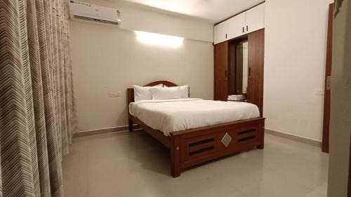 Lavender Airport suits- Cochin