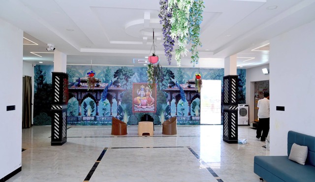 Laxminarayan Hotel