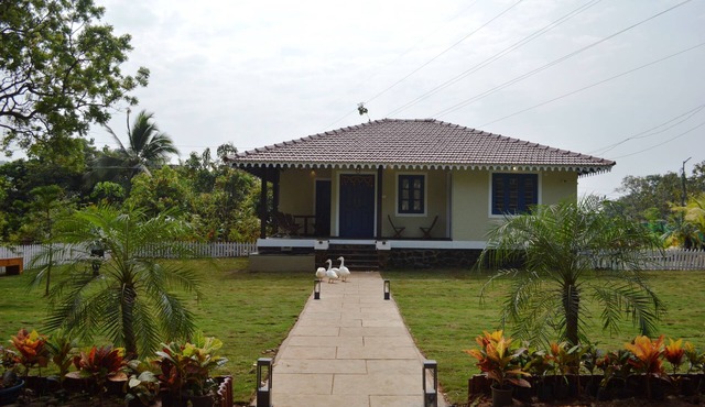 Leaf Exotica Bungalow At Alibag