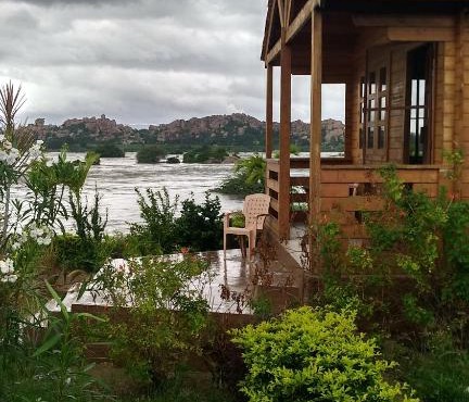 Leo wodden Resort