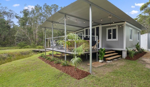 Leos Beach Hideaway, Stylish Tiny Home in Coffs Harbour