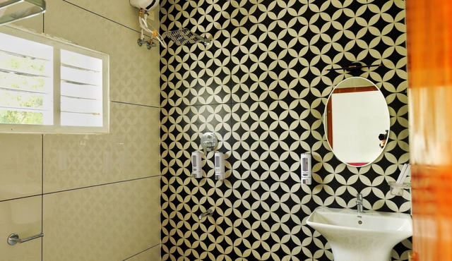 LIGHTHOUSE VILLA -A private pool villa between the Arabian sea and backwaters
