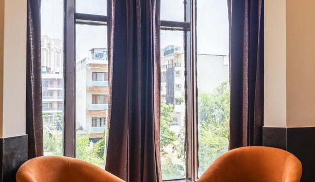 Limewood stay premier golf course road -sector 42