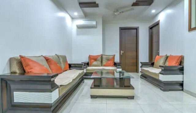 Lively 2 BHK Apartment- Park Facing, close to market by HostMyStay