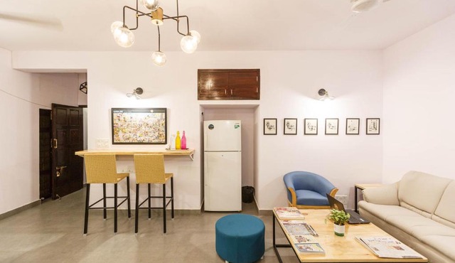 Locul Uptown - Near Bangalore Palace Grounds