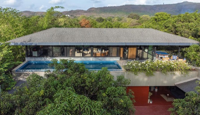 LohonoStays Villa Orchard House