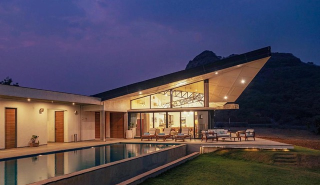 LohonoStays Villa Trisara