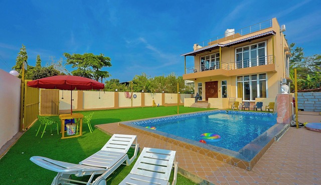 Lonavala -4BHK Luxurious & Spacious - Big Pool-Picnic & Getaway – Megastar Villa