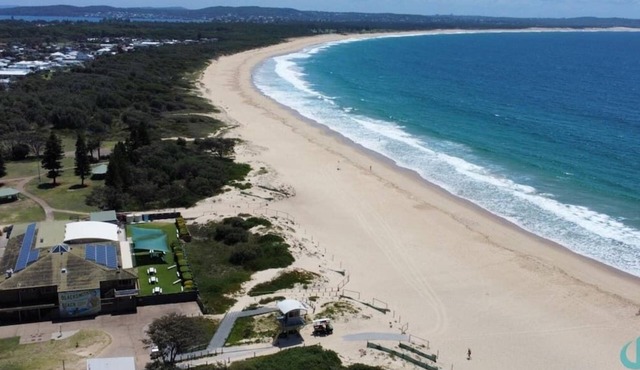 Longshore Drift - metres to Blacksmiths Beach in Blacksmiths