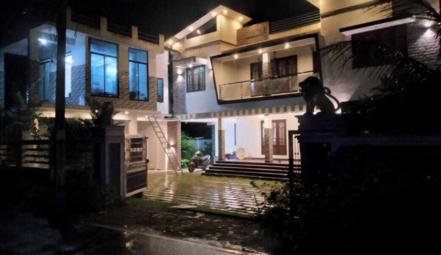 LOTUS LAKE RETREAT - ROMANTIC HOME STAY IN BACKWATERS