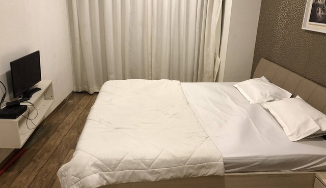 Lovely 2-Bed room Home stay with pool