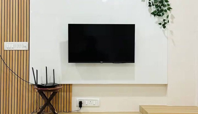 Lovely 2-bedroom apartment in Hyderabad with fitness room and AC