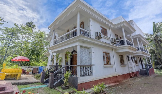 Lovely 2 Bedroom Living Hall Full Kitchen Scinic View