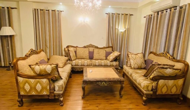 Lovely/Spacious 3 BHK Apartment with Parking NFC