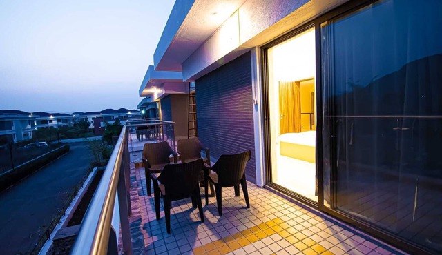 LSQ Moksha Villa