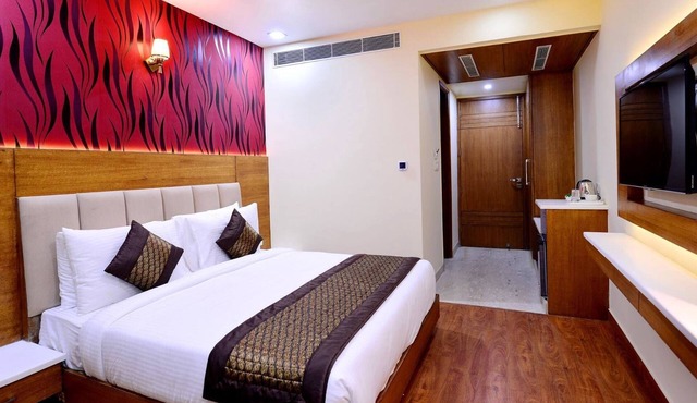 * luxery villa with all modren Facilities snow mountain view from PVT Balcony