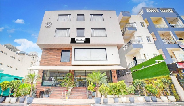 Luxirious Stays at Palette Patel Nagar