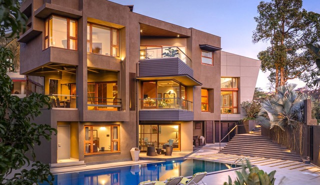 Luxurious 4BHK Private Villa,Pool, Gym, Office, Lounge, Complimentary Breakfast