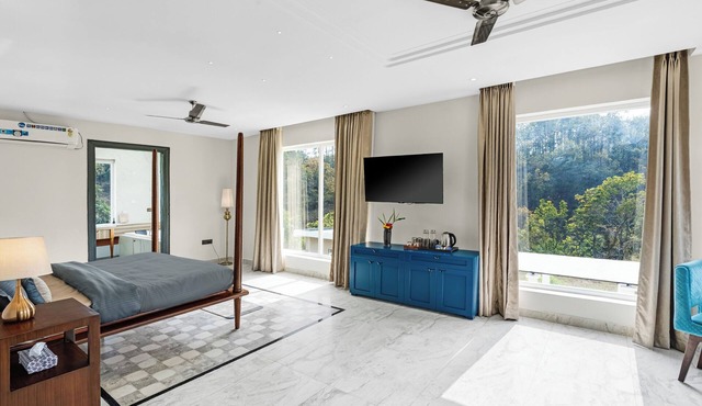 Luxurious forest view quaint resort 10 bedrooms in charming Rishikesh