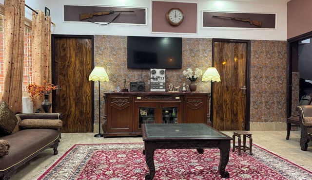 Luxurious Ground Floor -Situated in the highly secured, serene VIP area Delhi