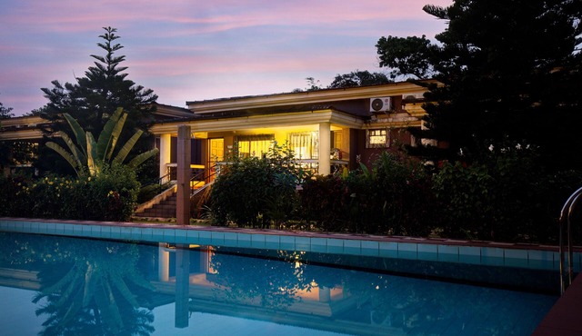 Luxurious Modern 2 Bedroom & 2 Bath Pool Villa- in Nerul near Candolim/Calangute